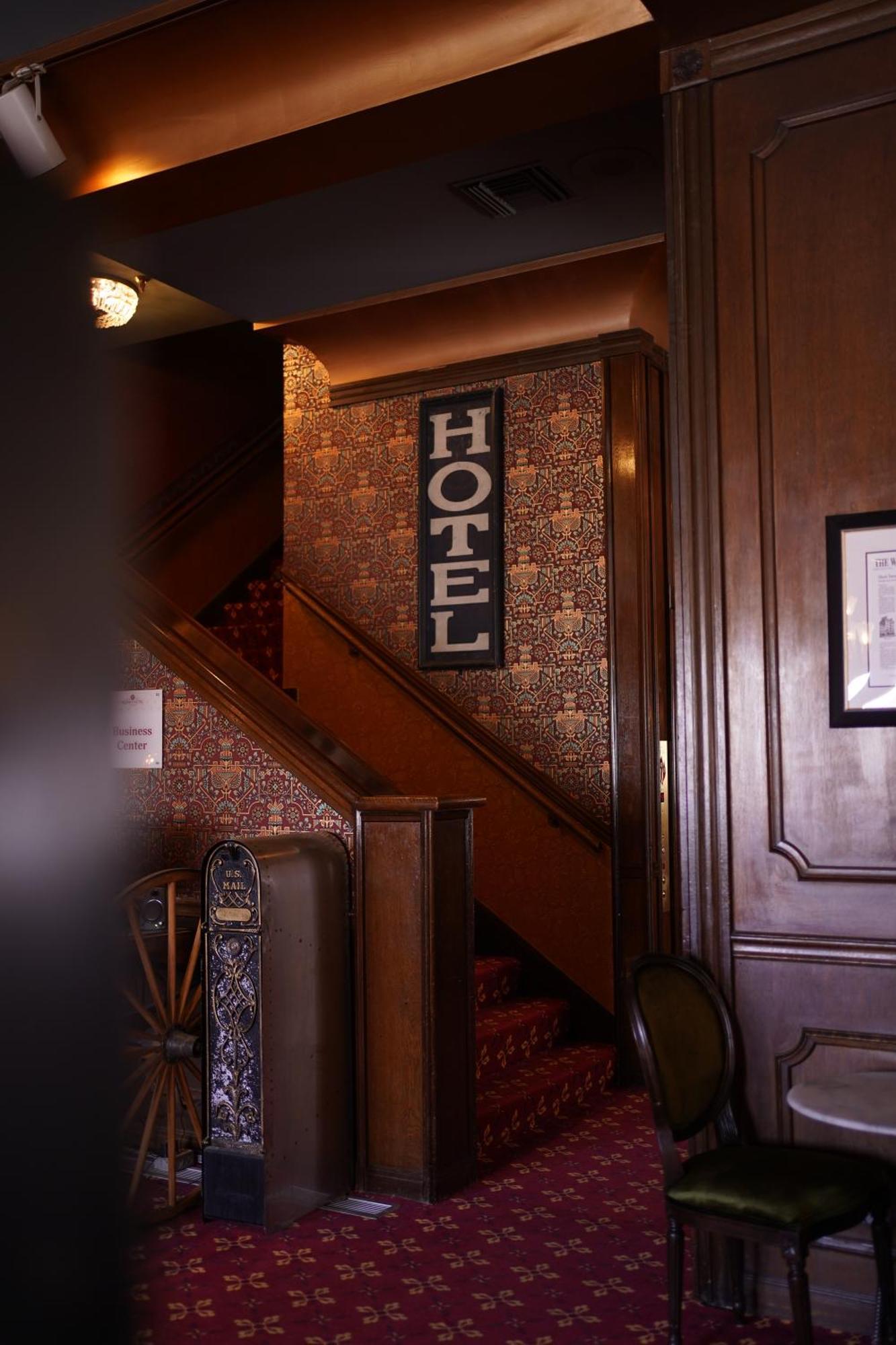 Mizpah Hotel Тонопа Экстерьер фото