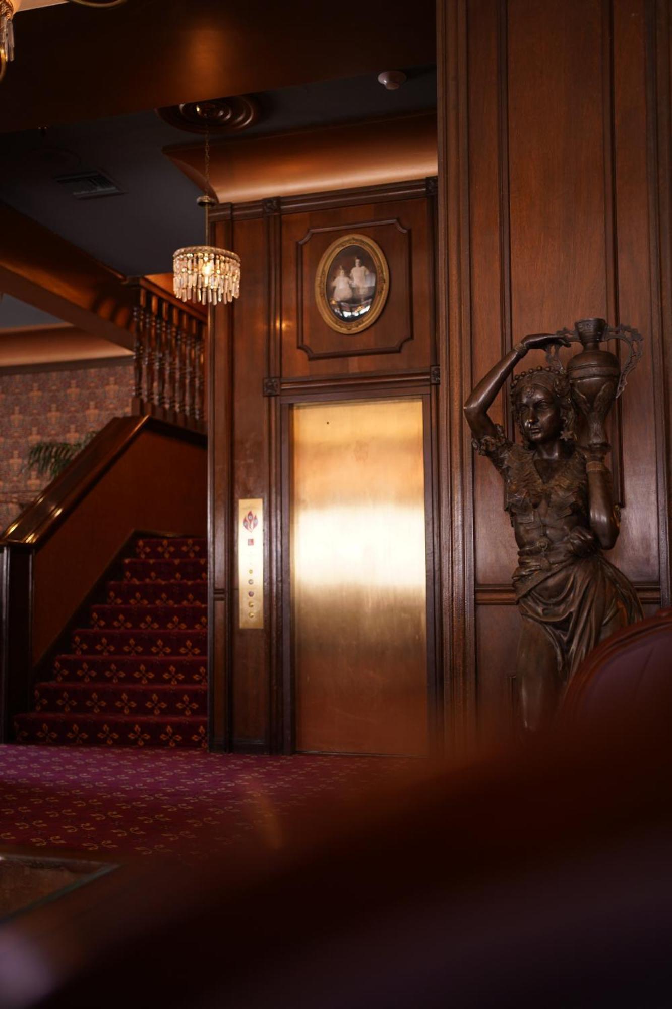 Mizpah Hotel Тонопа Экстерьер фото